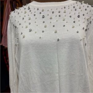 4- New Tops for $40 
Retail $150 
Sold separately.